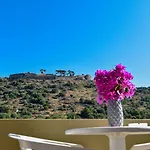 Hotel Ionis 2*