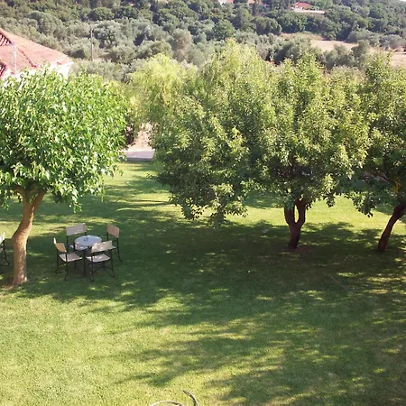Ionis Hotel 2*
