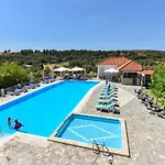 Ionis Hotel Troianata
