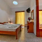 Ionis Hotel 2*