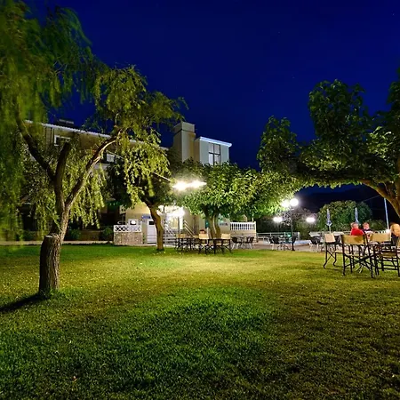 Hotel Ionis 2*