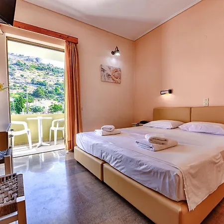 Hotel Ionis 2*